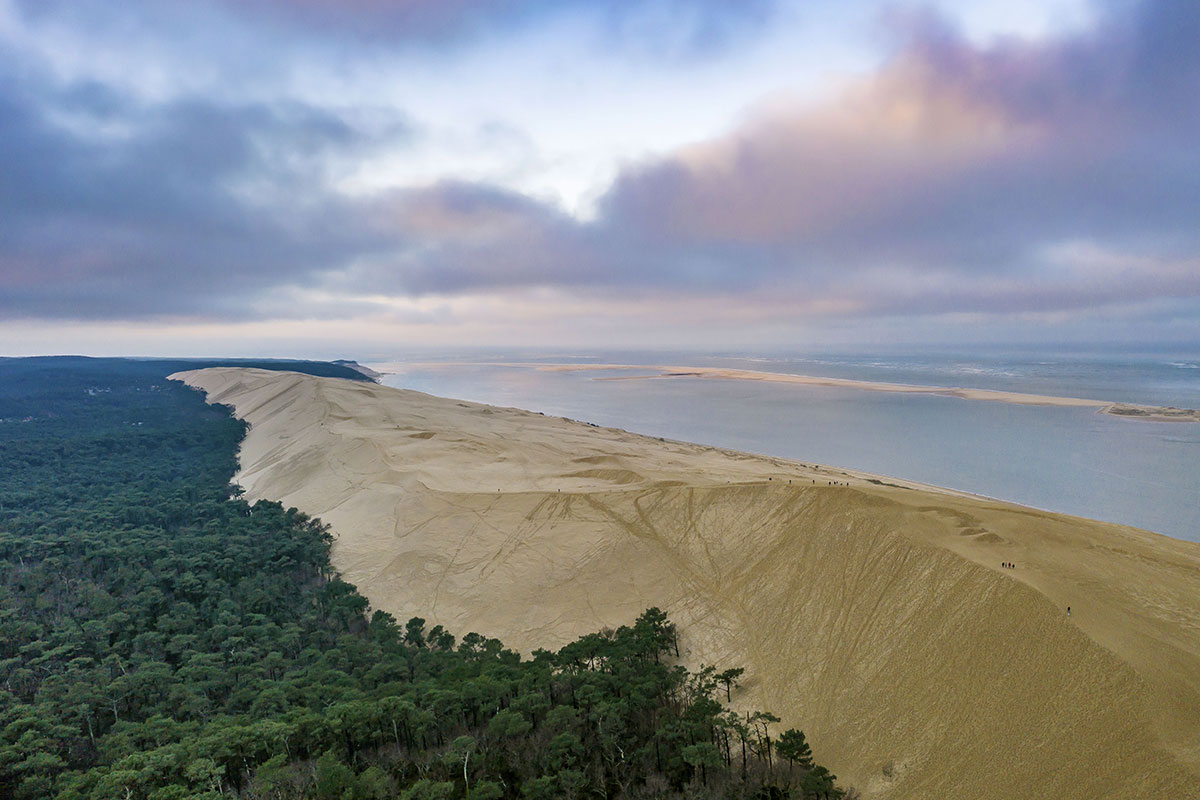 Randonnée sur la Dune du Pyla © DE LAGASNERIE / HEMIS