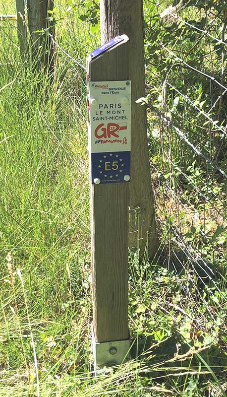 Pancarte à l'entrée du département dans l'Eure sur le GR® 22