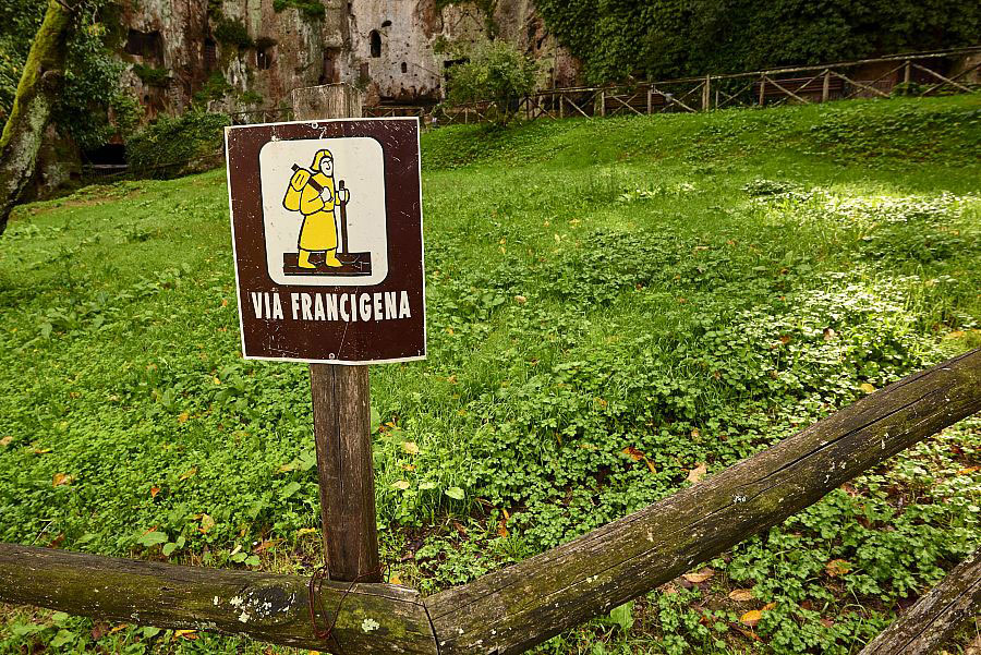 Panneau de la Via Francigena, en Italie. Crédit : PISTOLESI Andrea / hemis.fr