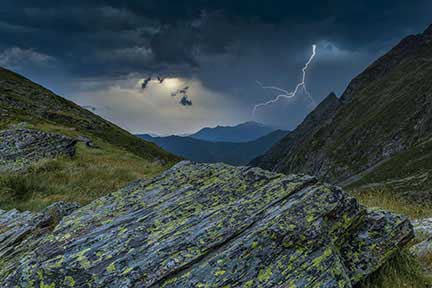 Conseil : foudre, comment l'éviter. Orage en montagne. © Arnaud Spani / HEMIS