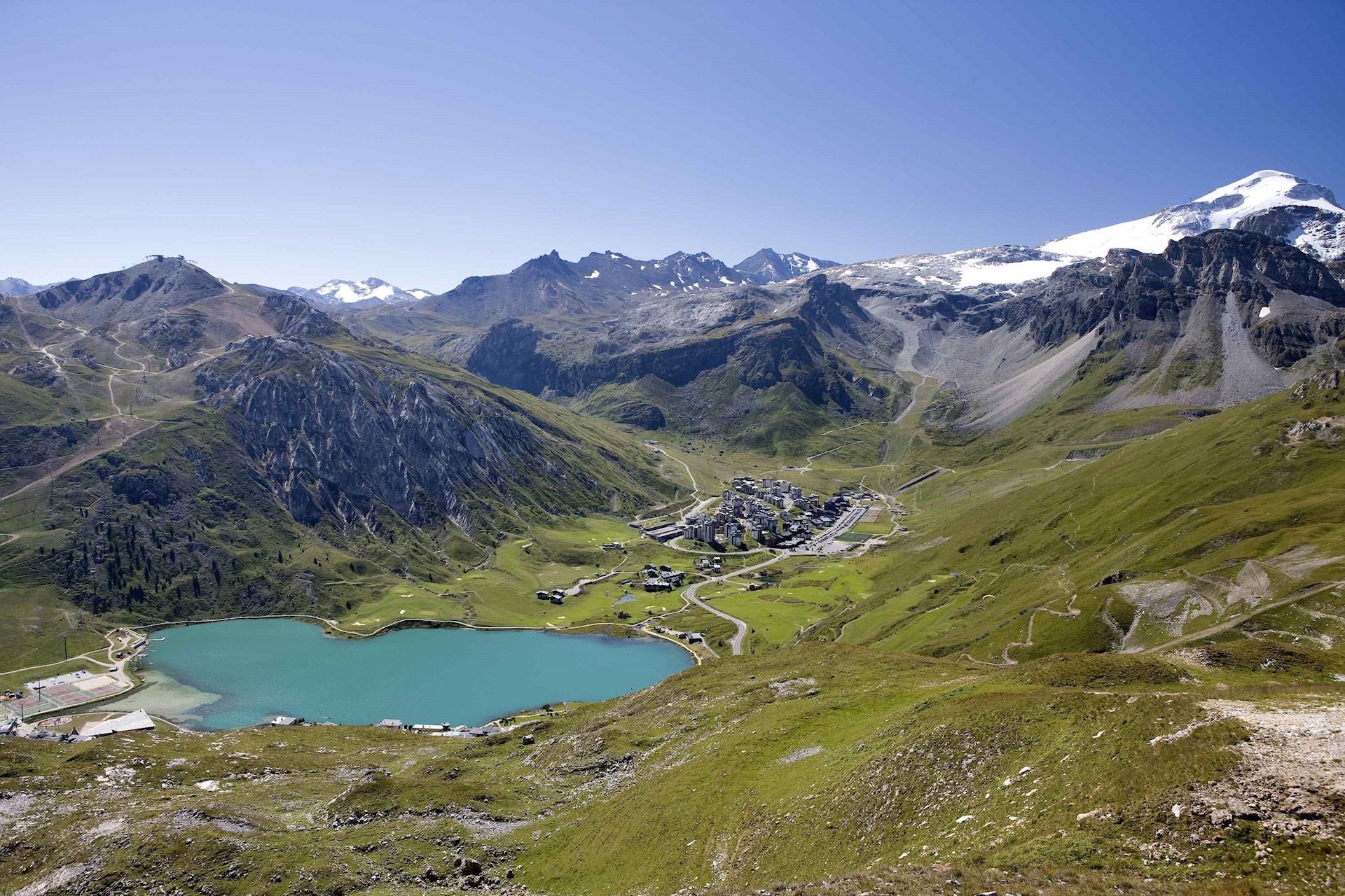 France, Savoie (73), Tignes 2100, massif de la Vanoise avec vue sur La Grande Motte (3656m). Crédit : JACQUES Pierre / HEMIS