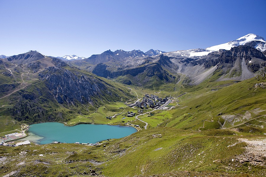 Jour 1 : Tignes, massif de la Vanoise avec vue sur la Grande Motte. Crédit : JACQUES Pierre / HEMIS