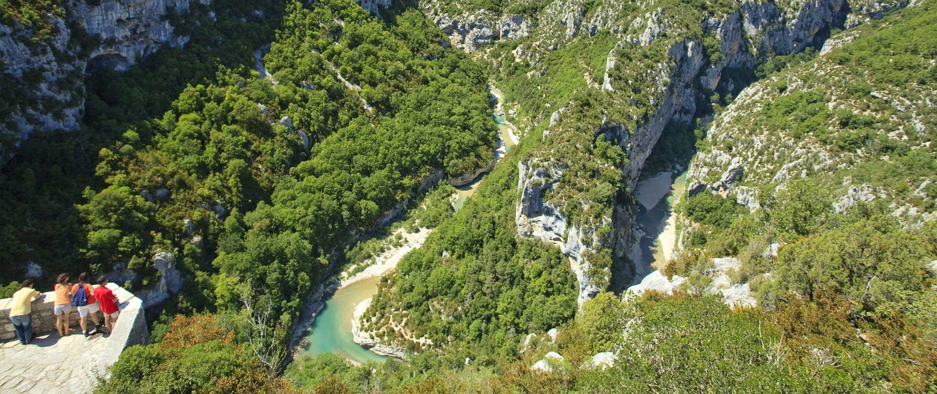 Gorges du Verdon, vue sur le Verdon et la Brèche Imbert depuis le belvédère du balcon de la Mescla. © Hervé LENAIN / HEMIS