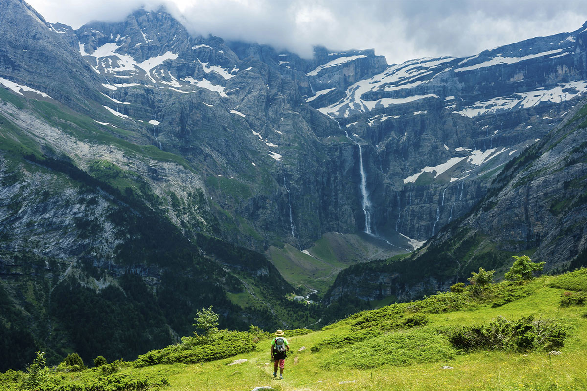 Parc National des Pyrénées, le cirque de Gavarnie classé Patrimoine Mondial de l' UNESCO, plateau de Bellevue © Franck Charton / HEMIS