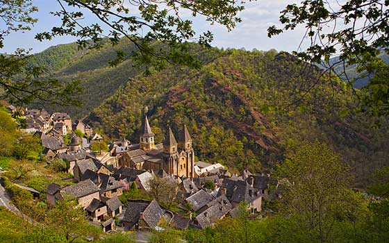 GR® 65 - Les chemins de Compostelle - Entre Aubrac et Vallée du lot. Crédit : Jean-Marc BARRERE / HEMIS