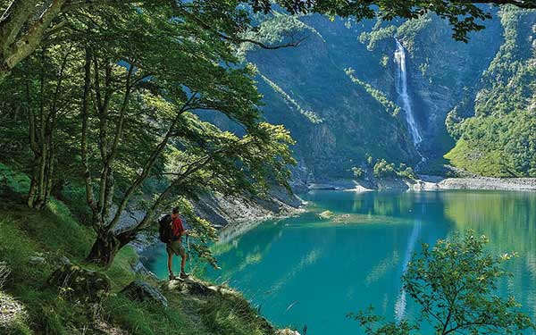 GR® 10 - Lac d'Oô, Bagnères-de-Luchon. Crédit : SPANI Arnaud / HEMIS