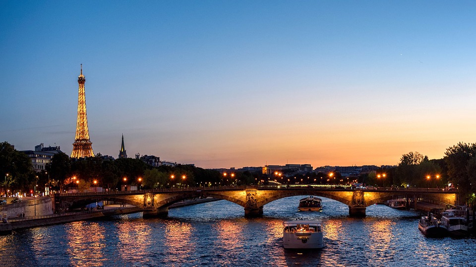 GR® 2, Paris, la Seine et la Tour Eiffel au coucher de soleil