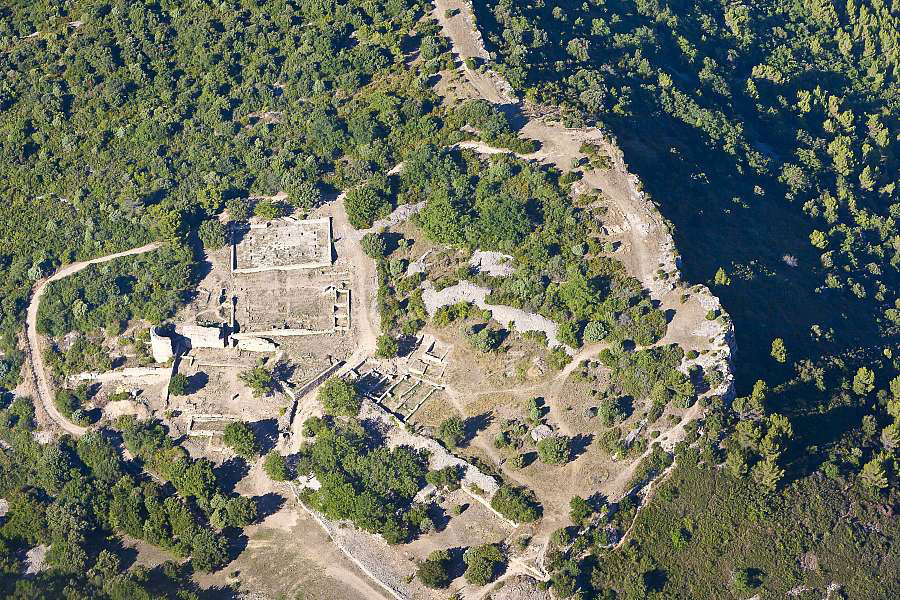 France, Gard (30), Laudun-l'Ardoise, vestige du camp de Cesar, ville antique (vue aérienne). Crédit : COLIN Matthieu / hemis.fr