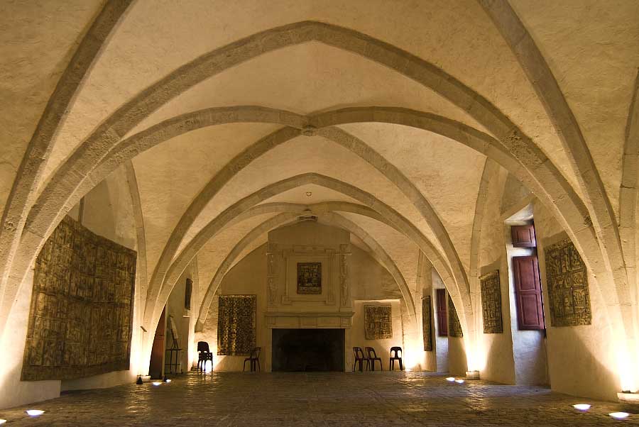 Salle d'honneur de la Commanderie à Sainte-Eulalie-de-Cernon. Crédit : Giovanni BERTOLISSIO / HEMIS