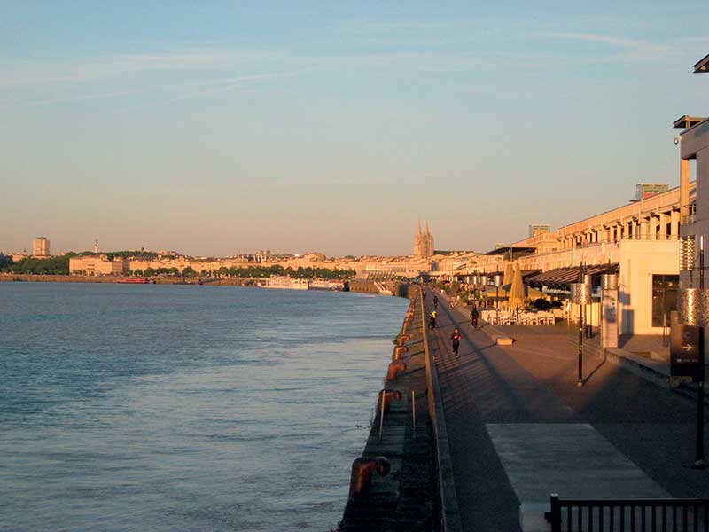 GR® Bordeaux Métropole : quai Bacalan © Alain Martin.jpg