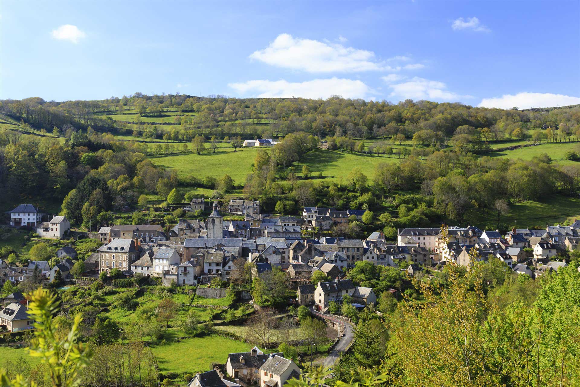 Aveyron, le village Saint-Chély-d'Aubrac. Crédit : Lenain Hervé / hemis.fr 