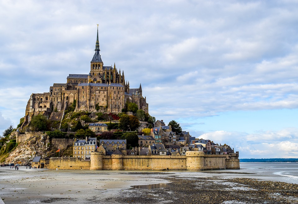 GR 34 - Du Mont-Saint-Michel à Saint-Brieuc GR 34 - Du Mont-Saint-Michel à Saint-Brieuc
