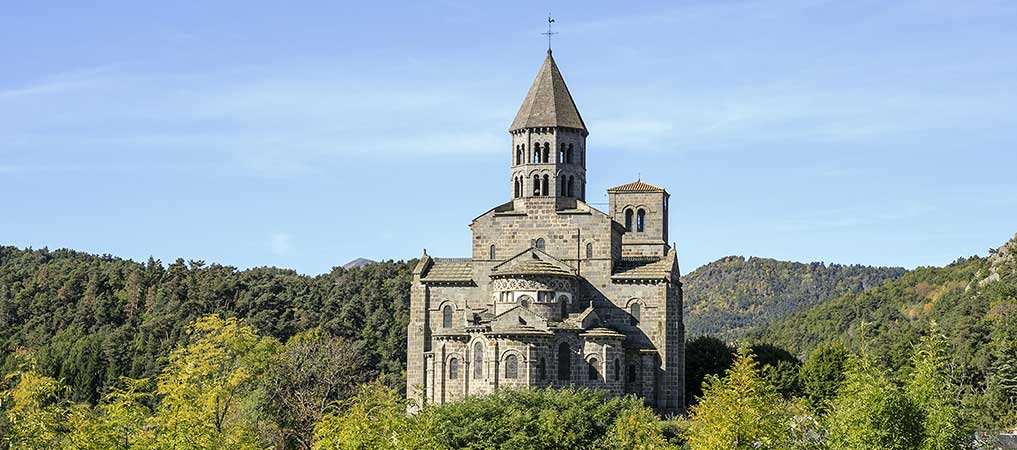 GR® 30 du Mont-Dore à Saint-Nectaire GR® 30 du Mont-Dore à Saint-Nectaire