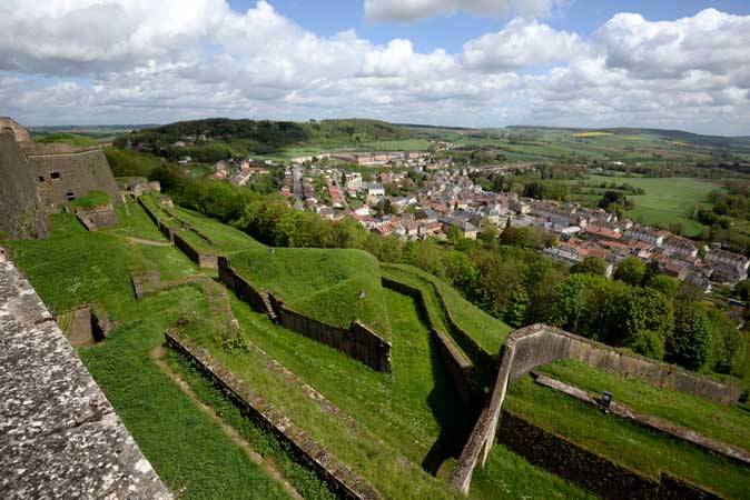 GR® de Pays Aux Marches de Meuse, de Montmédy à Stenay