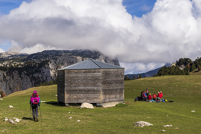 France, Isère (38), région du Trièves, Parc naturel régional du Vercors, Chichilianne, la cabane de Chaumailloux au Pas de l'Aiguille (1640m) / CAVALIER Michel / hemis.fr