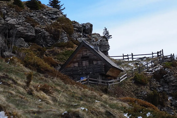 Refuge de Cuchet / @unecabaneparjour via Gilles Mollard