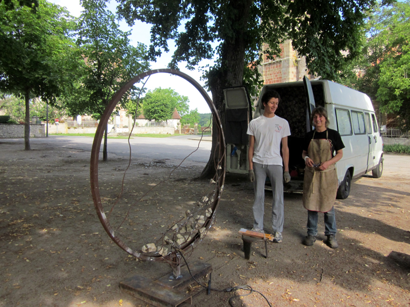 "De la pierre à l'éther", sculpture réalisée par Patricia Molins (visuel d'entête). Crédit : Association 2A2B